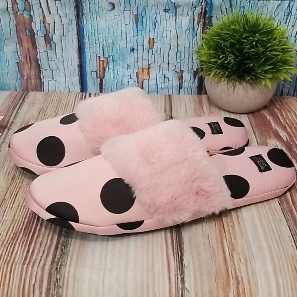 VICTORIA'S Secret 2piece Satin Spa slipper set NEW